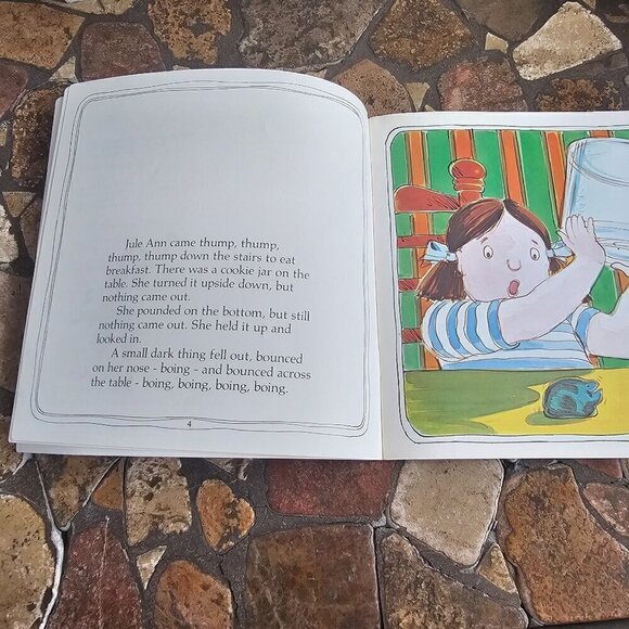 The Dark By Robert N. Munsch & Sami Suomalainen Vintage Children's Book - Picture 5 of 6